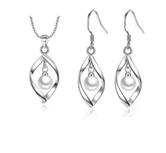 新品　ウォータードロップタイプ 真珠　ネックレスとピアス 2点セット