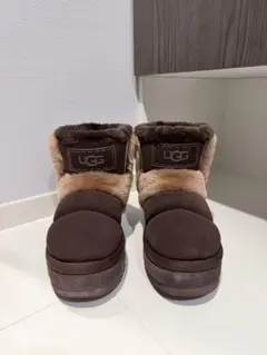 極美品今季新作完売品UGG Classic Chillapeak Shine厚底 極美品今季新作完売品UGG Classic Chillapeak Shine厚底 - メルカリ