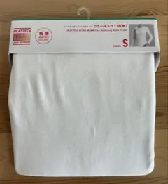 ユニクロ ヒートテック 極暖 クルーネック長袖Tシャツ Sサイズ