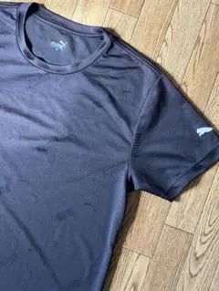 PUMA ブラック Tシャツ