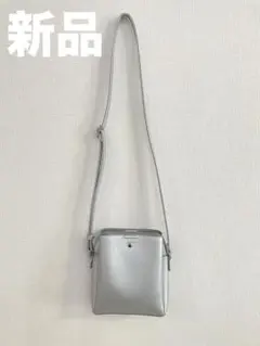 【新品】ハニーズ⭐︎マットシルバー ショルダーバッグ 小さめbag 斜めがけ