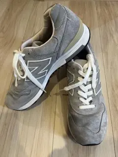 New Balance グレー スエード スニーカー