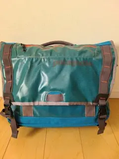 patagonia ブラックホールメッセンジャーバッグ　22L 青のサムネイル