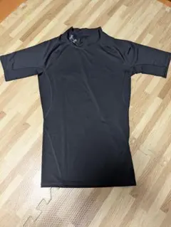 Under Armour アンダーシャツ ブラック SM