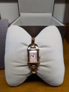 ☆極美品 ダイヤ 6800L GUCCI グッチ 時計 ホワイトシェル バングル GUCCI 保証付 グッチ バングルウォッチ シェル文字盤・ダイヤ