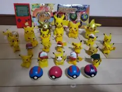 1 ピカチュウフィギュアセットとモンスターボールまとめ売り
