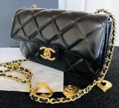 CHANEL ブラック ショルダー バッグ ハートチェーン ノベルティマトラッセ