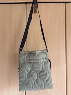 Item thumbnail for item 47b0264f-ce90-4709-8460-1402707c26eb