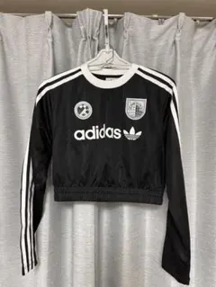 adidas クロップド 長袖 ブラック