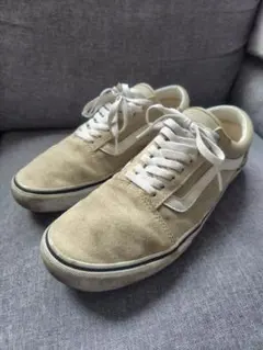 ベージュ スニーカー