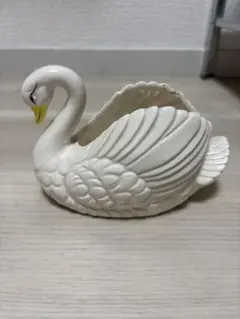 ビンテージ マルリMaruri ボーンチャイナバラを咥えた美しい白鳥