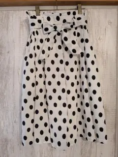 水玉 ひざ丈スカート