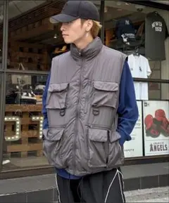 ステイゴールド　グレー ダウンベスト