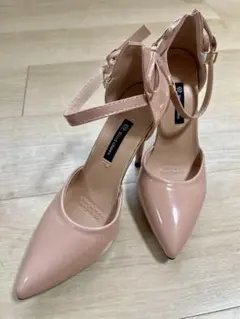 ピンクベージュ　エナメルパンプス　24cm