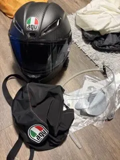 AGV カーボンファイバー フルフェイスヘルメットのサムネイル