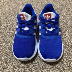 adidas スニーカー