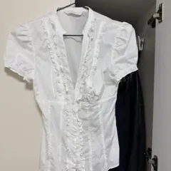 ZARA フリルブラウス ホワイト XSサイズのサムネイル