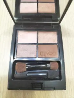 エトヴォス　アイシャドウ