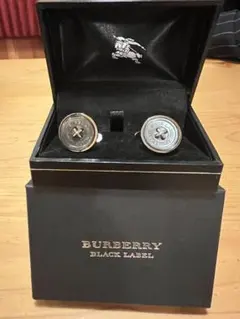 BURBERRY 美品 カフス & 箱 2025年最新】バーバリー カフスの人気アイテム - メルカリ