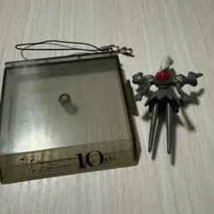 【ポケモン映画10周年】ダークライ 台座付コレクションフィギュアストラップ