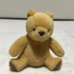 クラシックプーさんのぬいぐるみバッジ