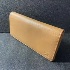 マンシングウェア　ブラウンレザー長財布 エンブレム付き