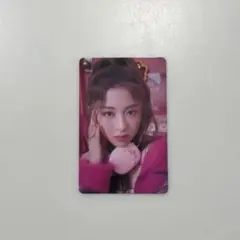 HUH YUNJIN lesserafim トレカ