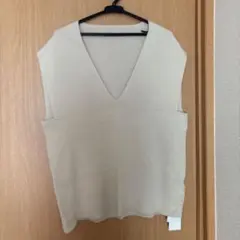 titivateベージュ Vネック ニットベスト