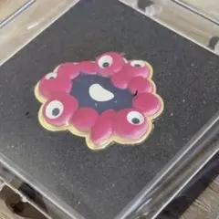万博 ミャクミャク フルカラー 3D ピンズケース入り　ピンク　ピンバッジ