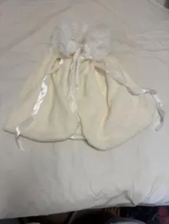 ホワイト ファー付きポンチョ ケープのサムネイル