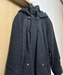 フーディ　ダッフルコート　スリーブ切り替えヘリンボーン柄　墨黒　ウール100%