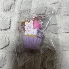 メゾピアノ　サンリオ　シークレットチャーム クロミ カップケーキ