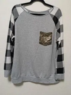 グレーのラメポケット付き長袖Tシャツ