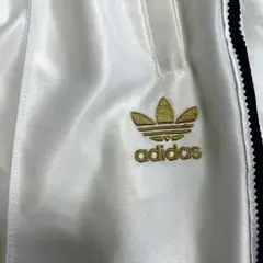 adidas トラックパンツ（ジャージ）