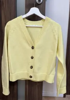 GU スポンジニットVネックカーディガン　イエローSサイズ