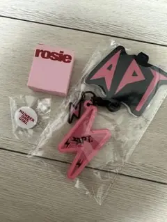 Rosie ロゼ ポップアップ APT ver BLACKPINK ROSE(ロゼ) 初のスタジオアルバム『ロージー』日本盤