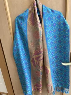 年末お値下げ青とベージュの幾何学柄花柄ストール