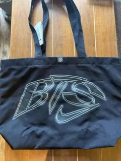 BTS Nike x BTS トートバッグ ナイキ プリント 裏刺繍 D745 - メルカリ