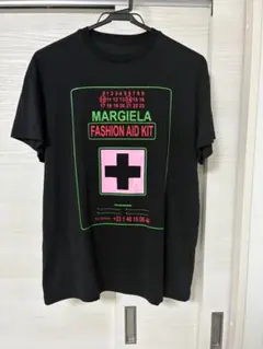 あ*ん様 Maison Margiela ナンバリングTシャツ 黒赤ロゴ マルジ - メルカリ