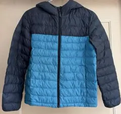 青と紺の150サイズ　UNIQLOライトダウン