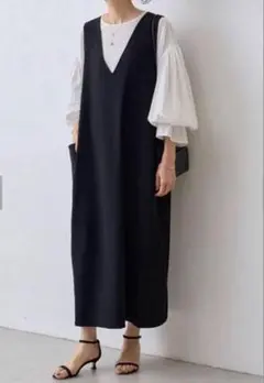 ビアズリー Vネック ノースリーブ ロングワンピース ブラック ビアズリー Vネック ノースリーブ ロングワンピース ブラック - メルカリ