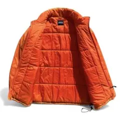 オレンジ ダウンジャケット