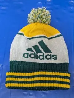 adidas ボンボンニットキャップ