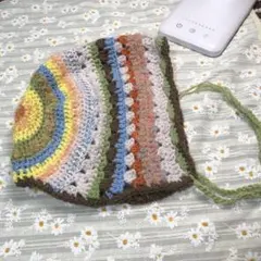 手編みのボンネット帽子　編み物　かぎ編み　ハンドメイド
