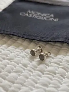 MONICA CASTIGLIONI スクエアピアス ブロンズ - メルカリ