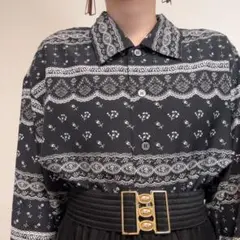 ブラック 黒白 バンダナ柄 小花柄 総柄 レトロ オーバーサイズ 柄シャツのサムネイル