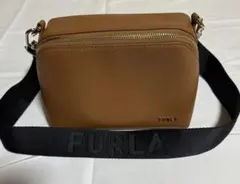 美品 FURLA アミカS クロスボディ レザーのサムネイル