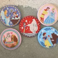 ディズニー刺繍缶バッジ