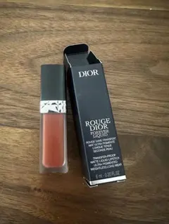 ROUGE DIOR FOREVER LIQUID スモーキーレッド820