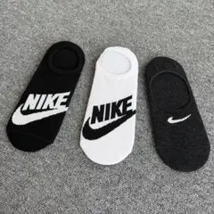 【新品】NIKE スポーツ用靴下3足セットのサムネイル